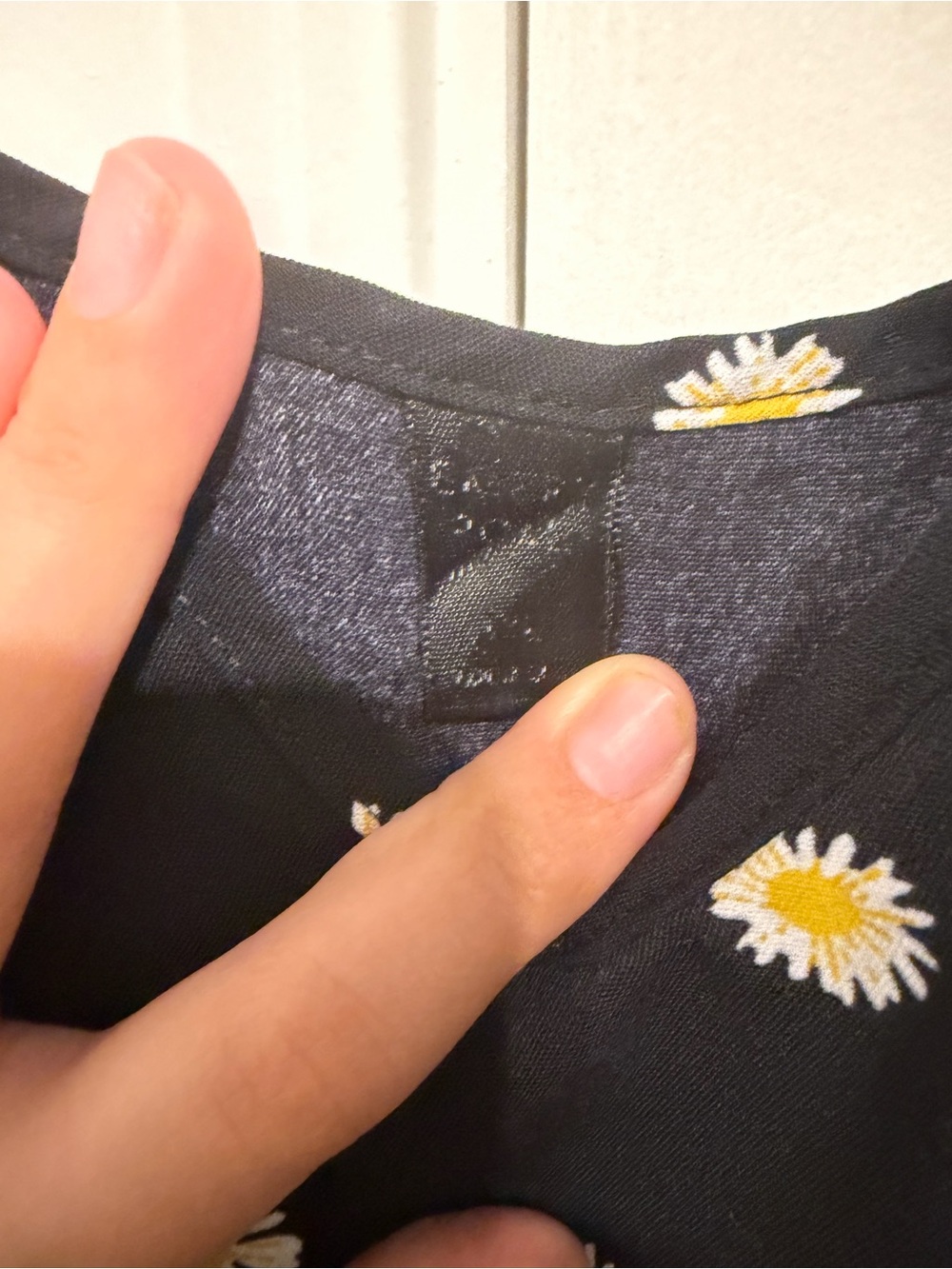 Daisy Print Black Spaghetti Strap Cami - Picture 4 of 4